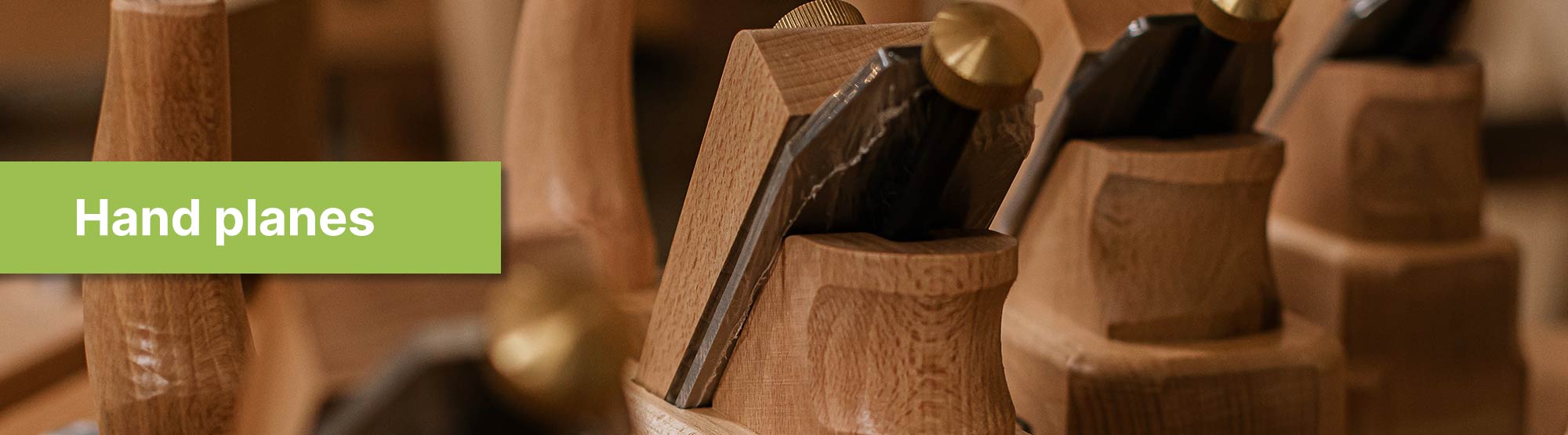 Pinie hand planes on a wooden bench